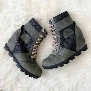 sorel - lexie wedge boot lace-up quilted slate